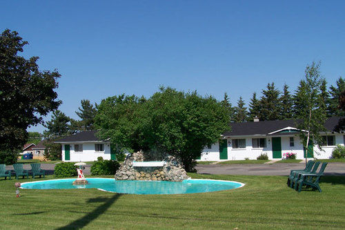 Motel A La Claire Fontaine Plessisville Exterior photo